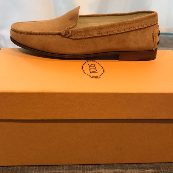 Tod’s Suede Loafer - Picture 2 of 6